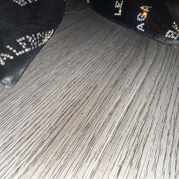 Balenciaga Women's Black Pointed Toe Shoes - Picture 4 of 7